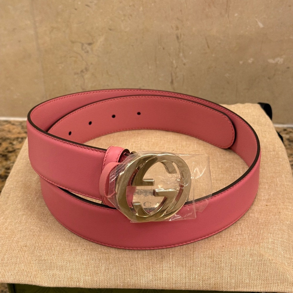 Gucci Pink Calfskin Leather Silver Buckle Belt Interlocking GG in Pink Violet - Picture 3 of 7